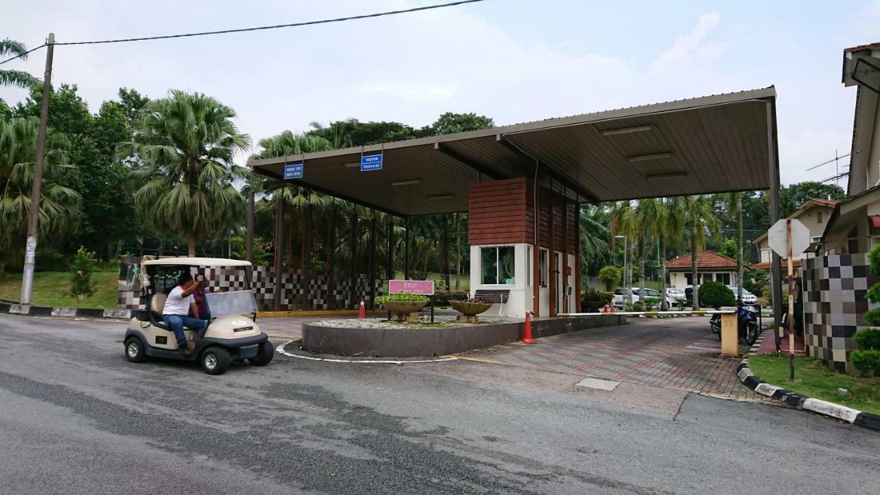 Homestay Bandar Putra Kulai Exterior foto