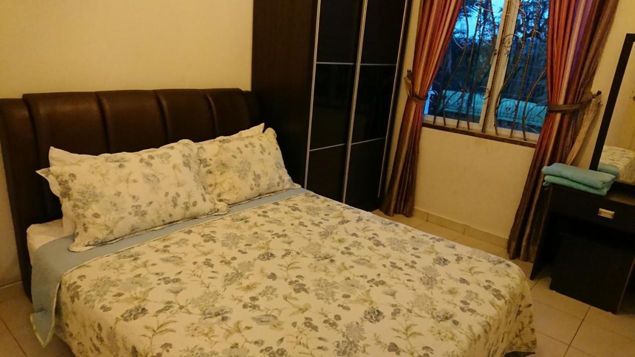 Homestay Bandar Putra Kulai Exterior foto